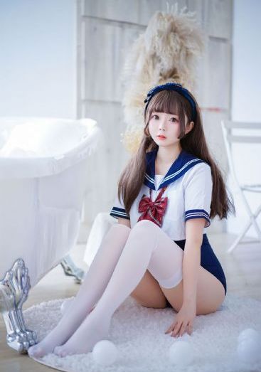 皇上捏住宫女的巨峰