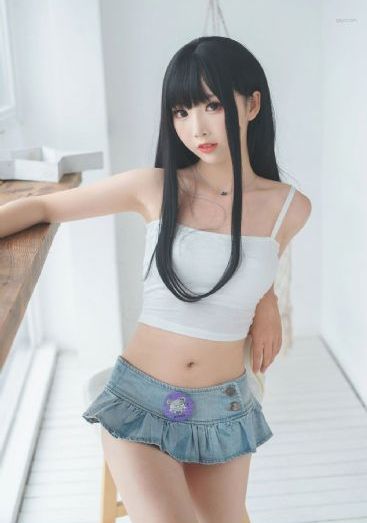 美女脱得一干二净