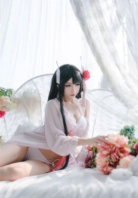 年轻的邻居的阿6